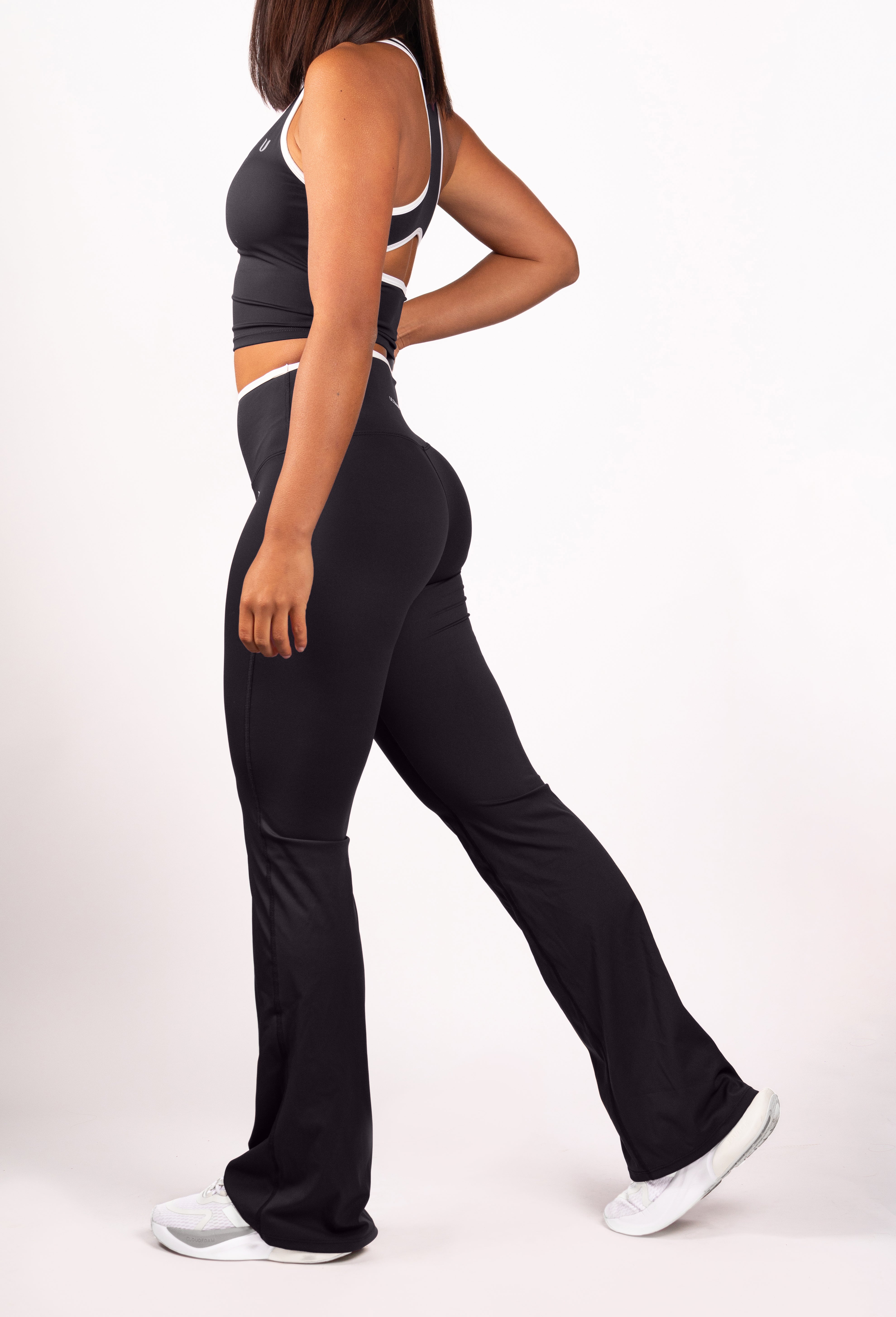 Ivy | Flare Legging – Zwart V2 - Ultimate Gainz