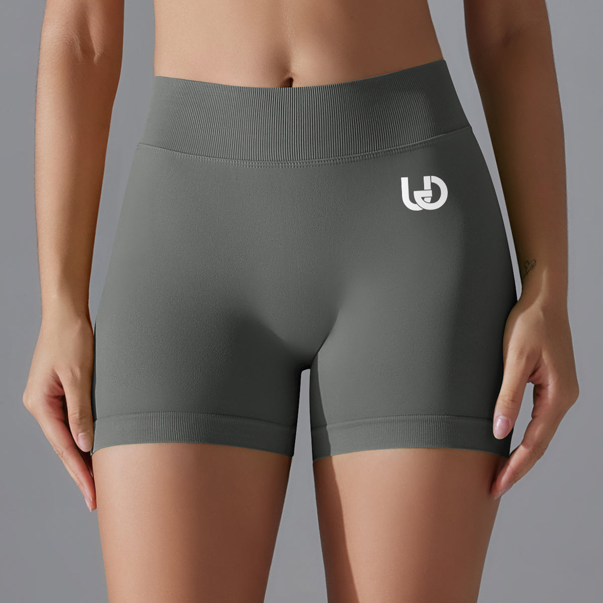 Mila V2 | Scrunch Sport Shorts - Grau