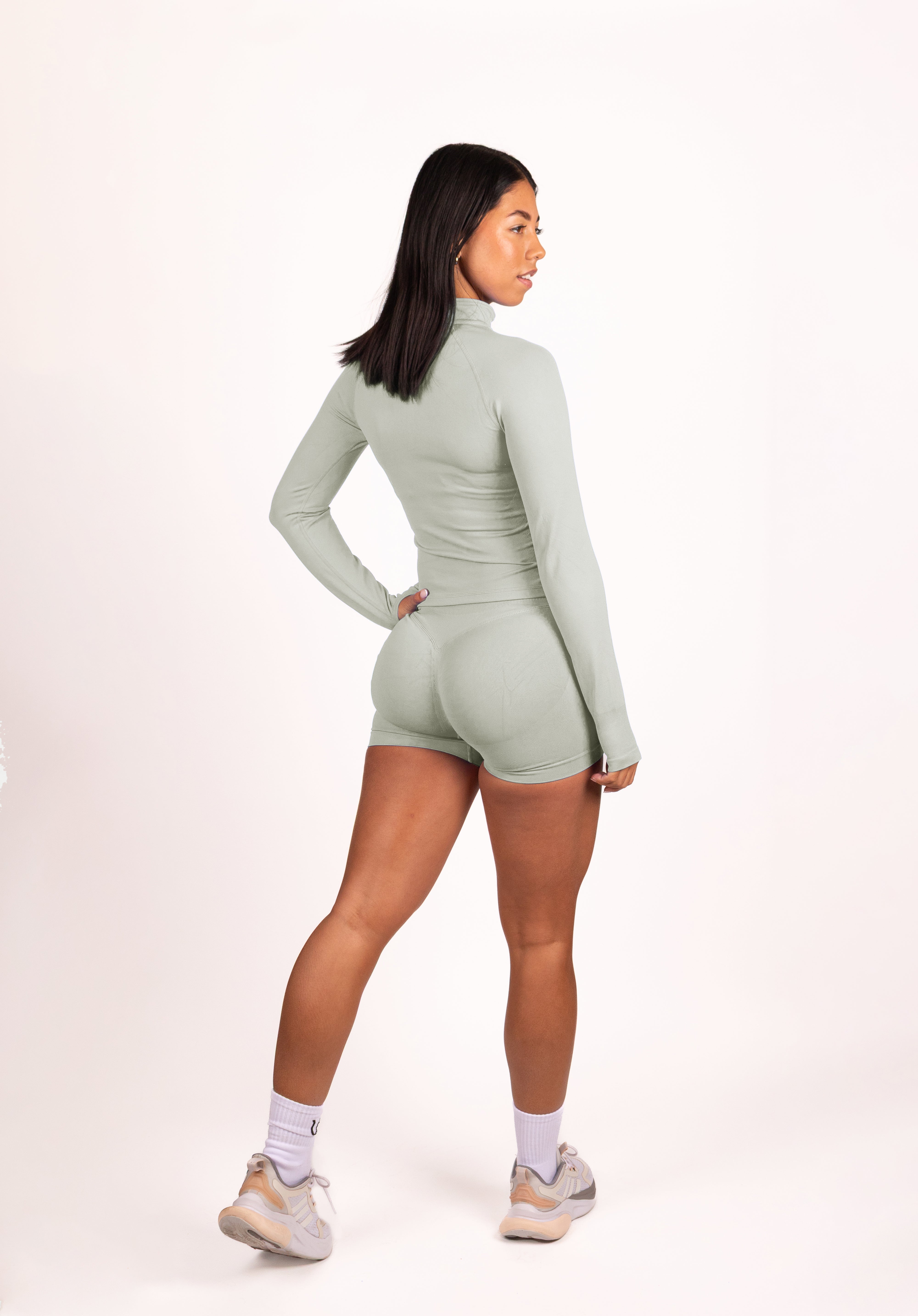 Beau | Premium High Performance Scrunch Shorts - Grün
