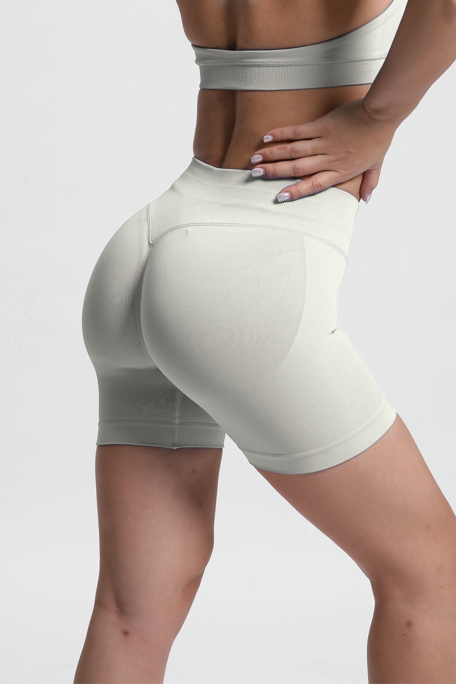 Beau | Premium High Performance Scrunch Shorts - Elfenbein