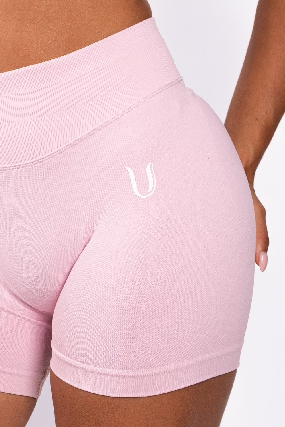 Beau | Hochleistungs-Scrunch-Shorts - Rosa
